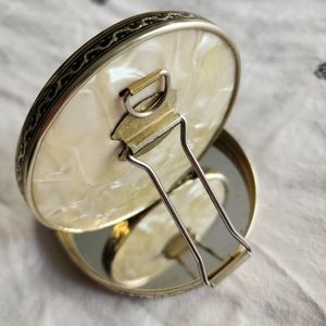 🫓HOLD🫓 Vintage Collapsible Travel Makeup Mirror